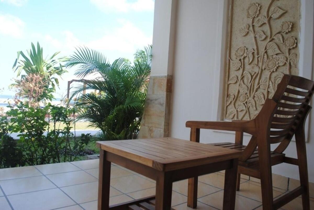 Lombok Beach Hotel Montongbuwoh Bagian luar foto